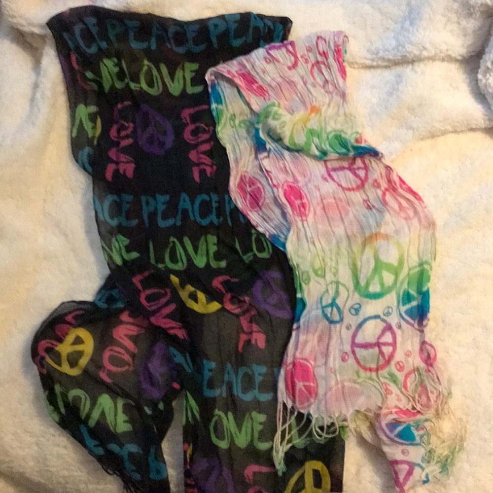 2 scarves